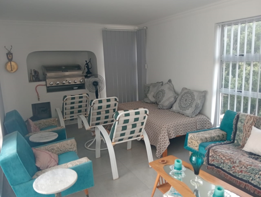 3 Bedroom Property for Sale in Wavecrest Eastern Cape